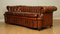 Serpentine Club Chesterfield Sofa aus braunem handgefärbtem Leder 8