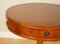 Table d'Appoint Drum en Bois d'If avec Trois Tiroirs 5