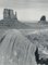Fotografia in bianco e nero di Monument Valley, Utah / Arizona, Stati Uniti, anni '60, Immagine 3