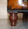 Sofá Chesterfield victoriano antiguo de cuero marrón con cojines de plumas, Imagen 5