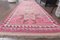 Alfombra de pasillo Oushak turca vintage de lana rosada, Imagen 2