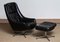 Sedia girevole in pelle nera con poggiapiedi abbinato di HW Klein per Bramin, anni '60, set di 2, Immagine 8