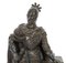 Escultura francesa antigua de bronce y malaquita de un caballero con armadura, Imagen 10
