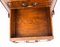 George III Revival Partner-Schreibtisch aus geflammtem Mahagoni, 19. Jh 15