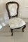 Antiker viktorianischer Beistellstuhl aus geschnitztem Nussholz 4