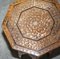 Kleiner klappbarer antiker burmesischer Beistelltisch aus geschnitztem Hartholz & Messing 6