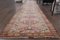 Alfombra de pasillo Oushak turca de lana hecha a mano en rosa y dorado, Imagen 2