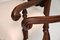 Antike viktorianische Armlehnstühle aus geschnitztem Nussholz, 2er Set 8