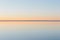 Imágenes de menta, la vista a la clara línea del horizonte donde la tierra se encuentra con el cielo, a través de la superficie inundada de Bonnev, papel fotográfico, Imagen 1