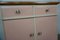 Mid-Century Schrank in Rosa & Beige 7