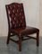 Vintage Ochsenblut Chesterfield Gainsborough Beistellstühle aus Leder, 2er Set 13