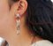 Handgefertigte Clip-On Ohrringe aus 14 Karat Weißgold mit Diamanten, Blauen Saphiren, Smaragden und Korallen 4