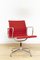 Chaise Pivotante Rouge par Charles & Ray Eames 10