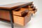 Vintage Schreibtisch aus Holz & Messing, 1960er 9