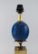 Tischlampe mit blauer Kugel und Messingfuß, Le Dauphin, Frankreich 2