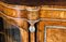 Antike viktorianische geschwungene Anrichte aus Nusswurzelholz mit Intarsien, 1800er 17