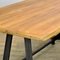 Industrieller Tisch aus Gusseisen mit Tischplatte aus Kiefernholz 10