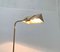 Lámpara de pie Mid-Century de latón con contrapeso, años 60, Imagen 12