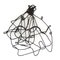 Escultura abstracta de plástico y alambre negro, Imagen 2
