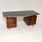Vintage Schreibtisch aus Holz & Messing, 1960er 2