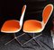 Vintage Esszimmerstühle aus weiß lackiertem Schichtholz mit orangenem Sitz und Rückenkissen auf verchromtem Metallgestell mit drehbarem Auslass, 1970er, 2er Set 3