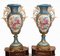 Große französische Porzellanvasen Urnen von Sevres, 2er Set 3