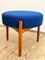 Sgabello Mid-Century in legno color teak con rivestimento in lana blu, Danimarca, anni '50, Immagine 1