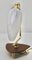 Lampada da tavolo vintage con paralume in vetro bianco latte e base in legno, Immagine 7