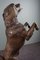 Bronzestatue eines Hundes auf Marmorsockel 10