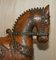 Dekorative indische handgeschnitzte & bemalte Holzstatue eines Pferdes 7