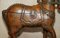 Dekorative indische handgeschnitzte & bemalte Holzstatue eines Pferdes 5