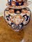 Antike japanische Imari Vasen mit Deckel, 2er Set 11