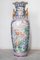 Jarrón chino grande de porcelana policromada con escena de caza, años 60, Imagen 7