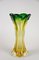 Jarrón italiano Mid-Century de cristal de Murano verde y amarillo, 1960, Imagen 8