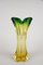 Jarrón italiano Mid-Century de cristal de Murano verde y amarillo, 1960, Imagen 5