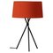 Lampada da tavolo M3 tripode rossa di Santa & Cole, Immagine 1