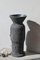 Schwarze Sandstein Vase von Moïo Studio 5