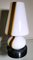 Lámpara de mesa era espacial pequeña de cristal de Murano opalino y mármol estilo Carlo Moretti, Imagen 4