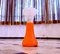 Lámpara de pie italiana de vidrio naranja, años 60, Imagen 1