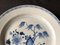 Plato chino antiguo de porcelana con flores azules y blancas, Imagen 10