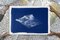 Kind of Cyan, Render 3D de paisaje de montaña en tonos de azul profundo, 2021, Cyanotype, Imagen 2