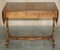 Mesa de centro extensible vintage de madera nudosa de nogal de Bevan Funnell, Imagen 8