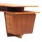 Executive Schreibtisch aus Nussholz mit Holzmaserung 5