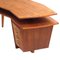 Executive Schreibtisch aus Nussholz mit Holzmaserung 3