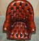 Vintage Director Chesterfield Captains Sessel aus braunem Leder mit Eiche Rahmen 9