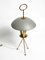 Große italienische Mid-Century Dreibein Tischlampe aus Messing und Metallschirm 3
