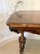 Mesa de centro victoriana antigua de madera nudosa de nogal, Imagen 8