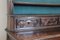 Antikes Sideboard aus massivem Nussholz mit Tellerhalter, 1680er 7