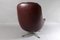 Silla Egg giratoria Mid-Century de cuero sintético marrón, años 60, Imagen 9