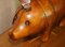 Reposapiés en forma de cerdo de cuero marrón estilo Omersa de Liberty London, Imagen 8